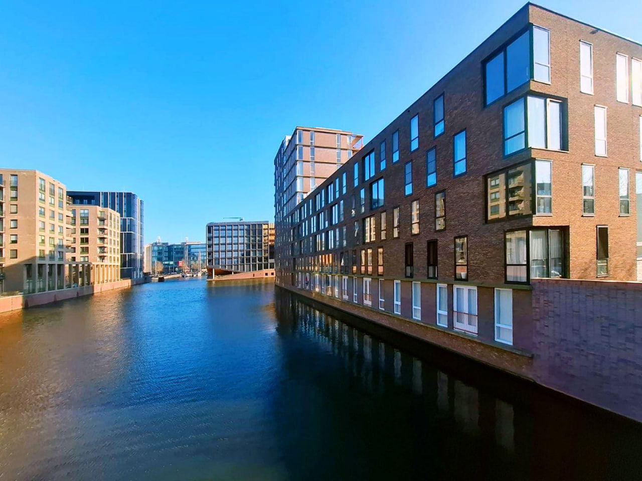 Rustige zilverblauwe sfeer van onze locatie in Amsterdam